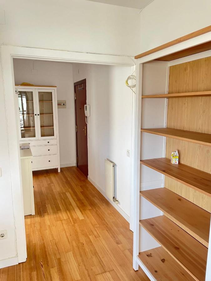 Apartment With Sea Views Next To The Beach Of Mar Bella Барселона Экстерьер фото